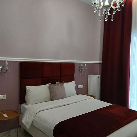 Black Onyx Comfort Suites - Timeless Design In A Heritage Building เทสซาโลนิกิ ภายนอก รูปภาพ