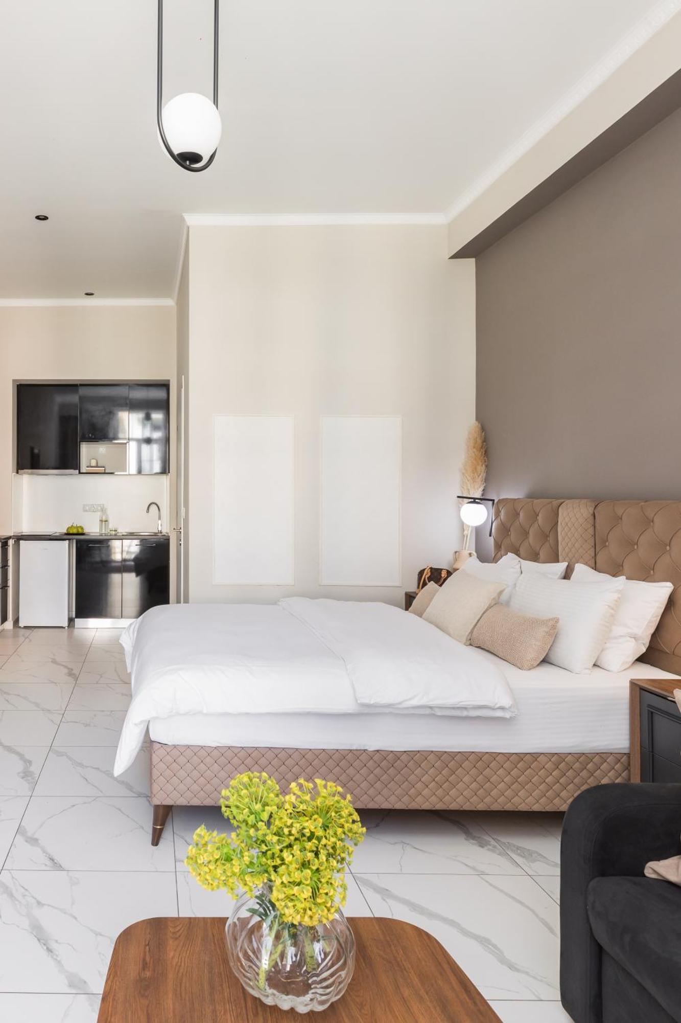 Black Onyx Comfort Suites - Timeless Design In A Heritage Building เทสซาโลนิกิ ภายนอก รูปภาพ