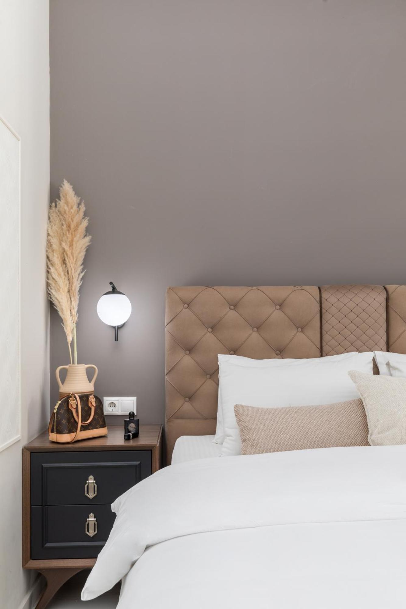 Black Onyx Comfort Suites - Timeless Design In A Heritage Building เทสซาโลนิกิ ภายนอก รูปภาพ