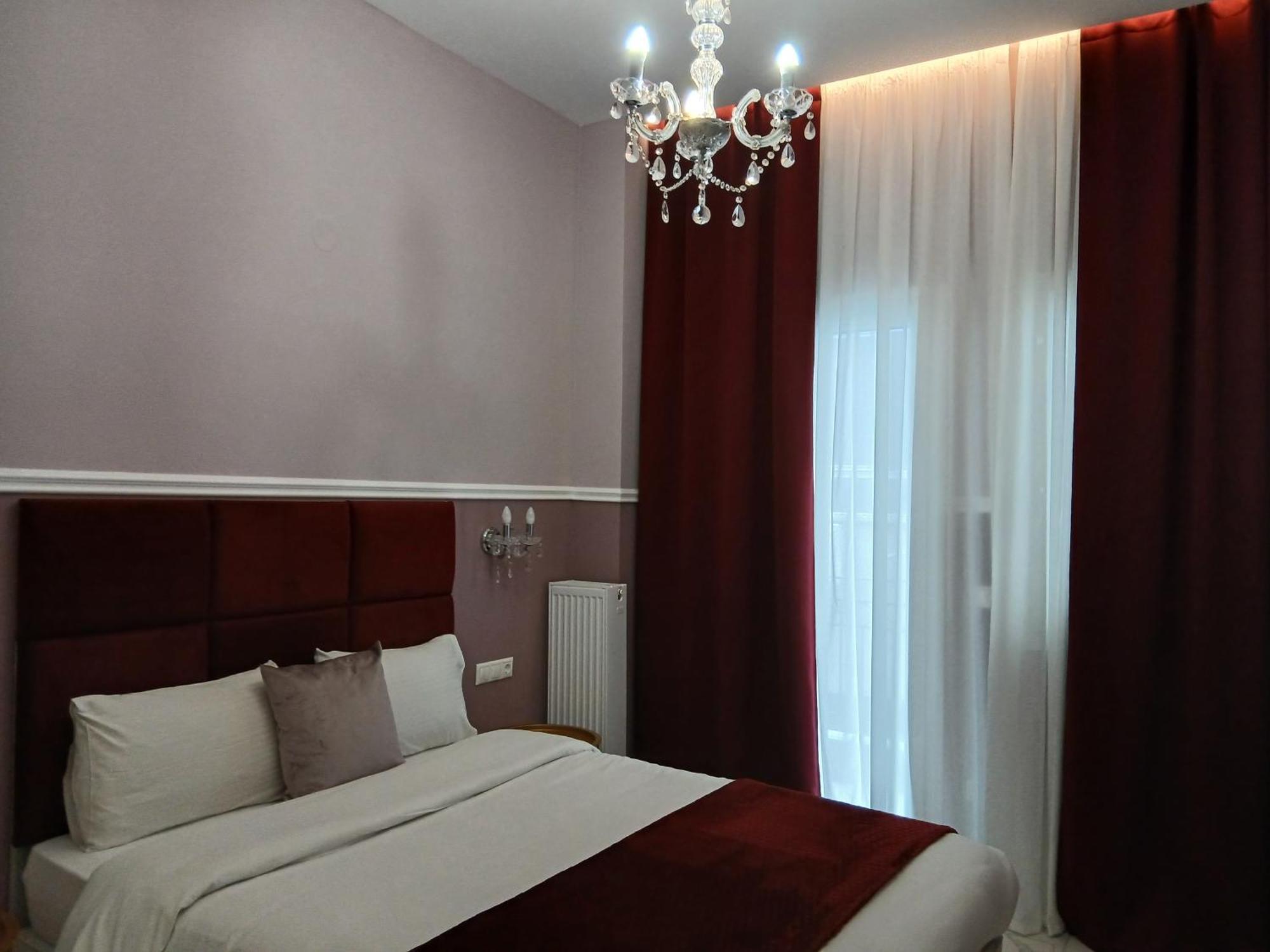 Black Onyx Comfort Suites - Timeless Design In A Heritage Building เทสซาโลนิกิ ภายนอก รูปภาพ