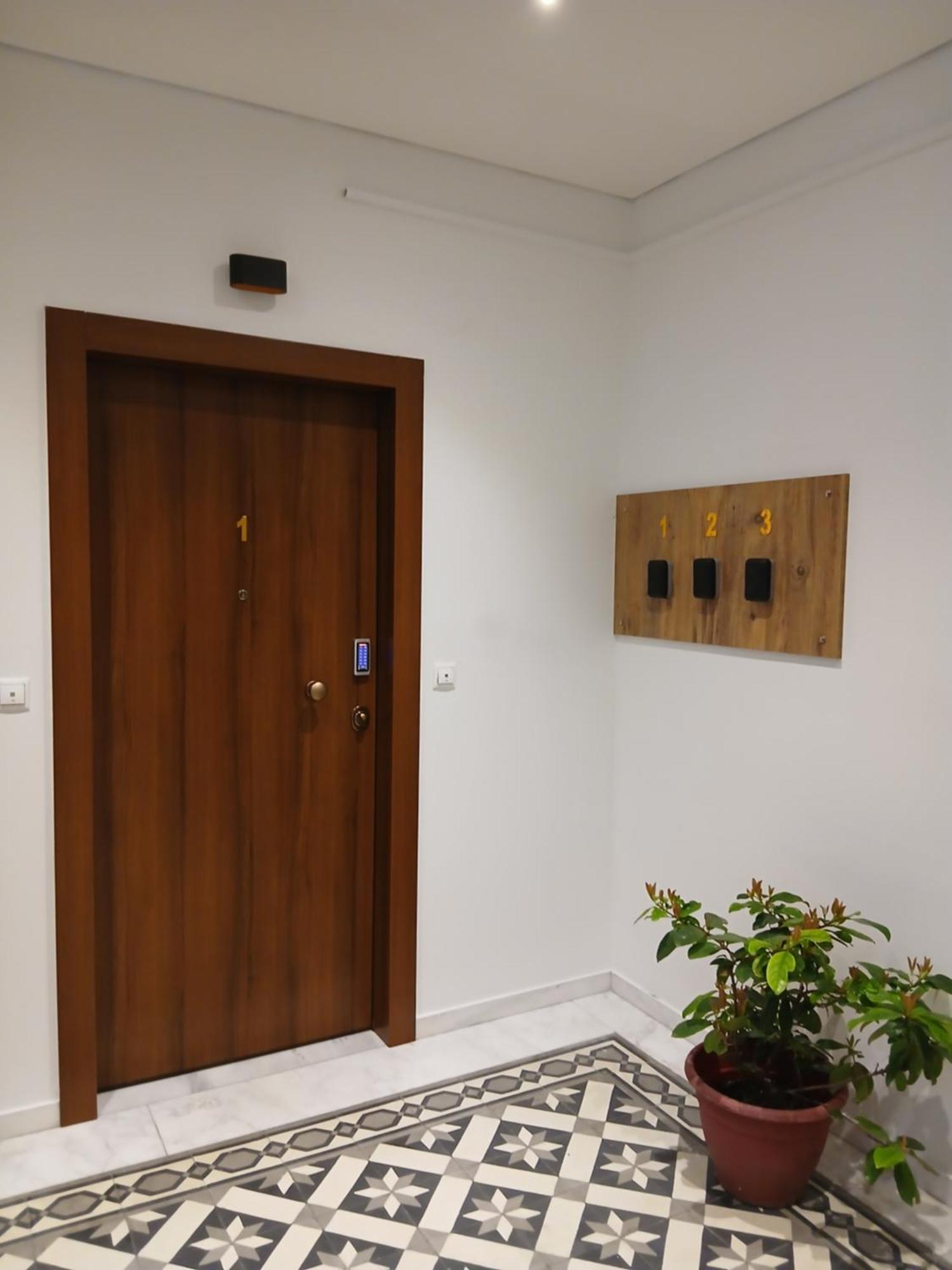 Black Onyx Comfort Suites - Timeless Design In A Heritage Building เทสซาโลนิกิ ภายนอก รูปภาพ