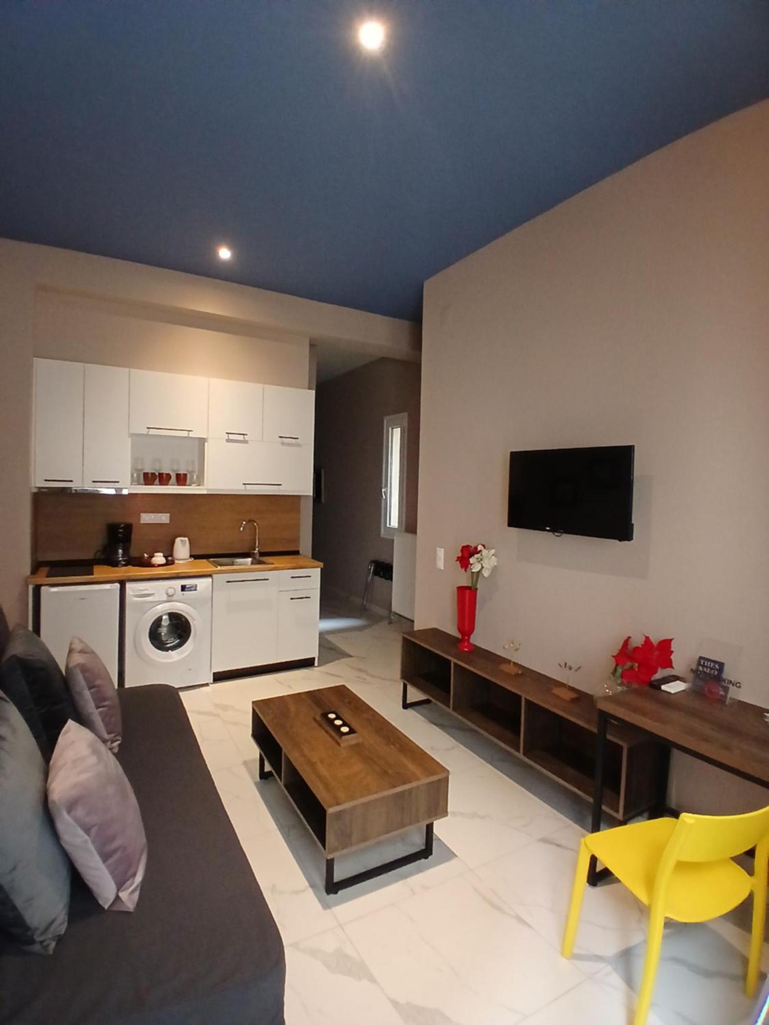 Black Onyx Comfort Suites - Timeless Design In A Heritage Building เทสซาโลนิกิ ภายนอก รูปภาพ